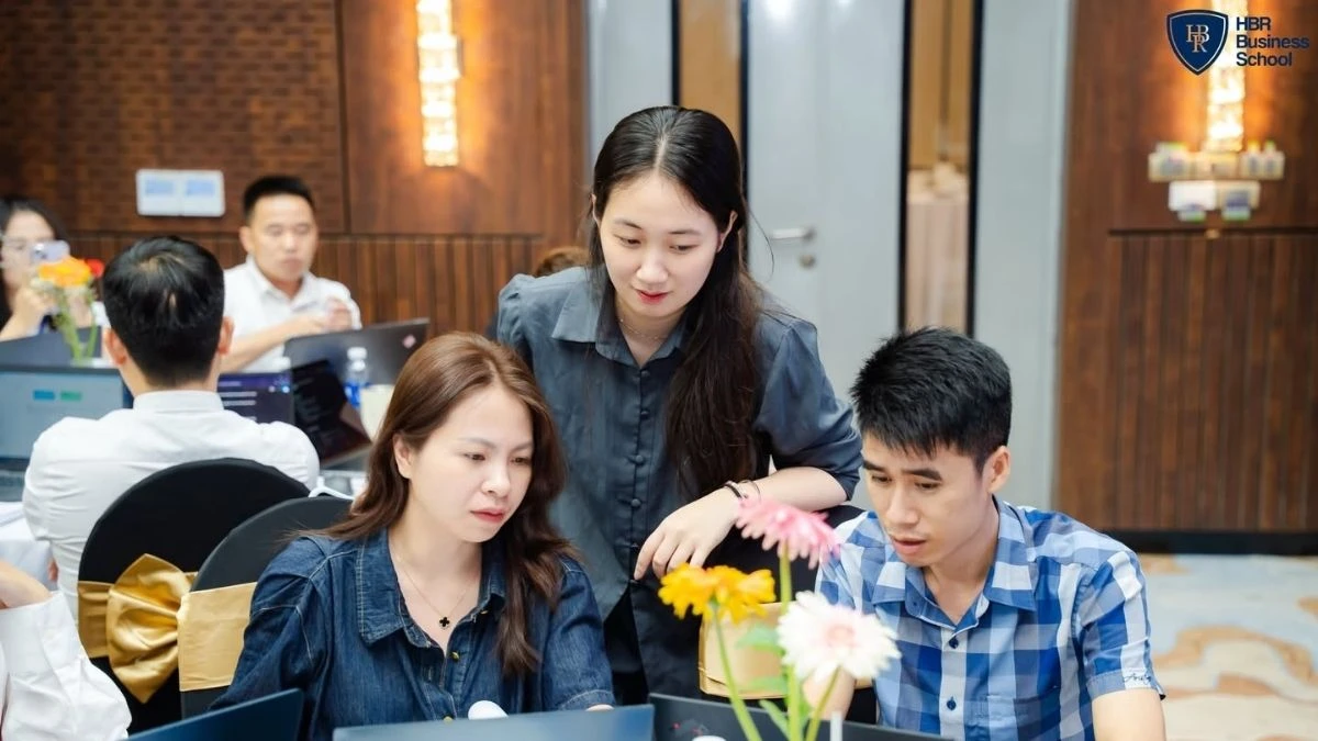 Ms. Dương Hà