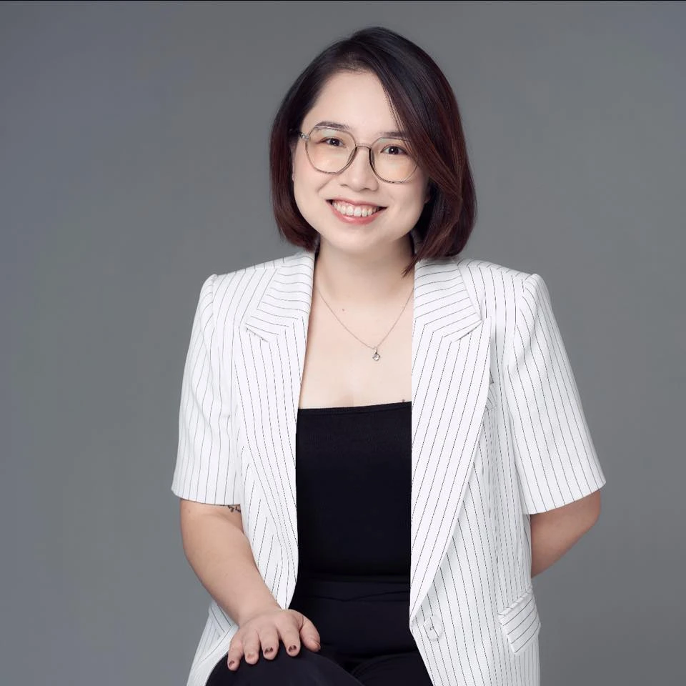Ms. Thái Hà