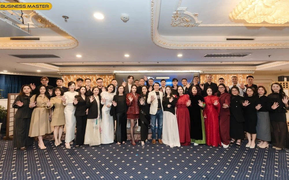 YEAR END PARTY 2025: DẤU ẤN “ĐỔI MÔ HÌNH CŨ – TẠO VẬN HỘI MỚI” CÙNG BUSINESS MASTER