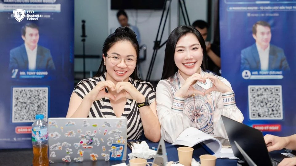 Ms. Huyền Trang Trần