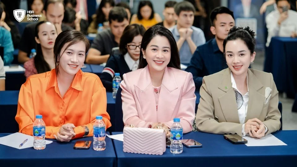 Ms. Ngô Diễm Hương