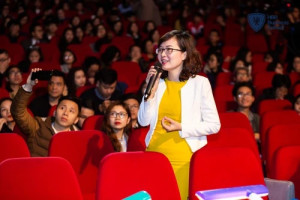 Chị Nguyễn Thạch Thảo - Phó TGĐ Trường Doanh nhân HBR với vai trò Thành viên Hội đồng Nhà đầu tư ảo