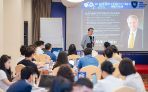 Tony Dzung với hơn 15 năm kinh nghiệm thực tiễn trong việc xây dựng và quản lý doanh nghiệp