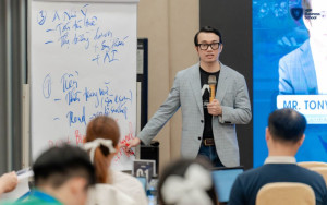 Đổi mới mô hình kinh doanh cùng AI
