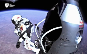 Felix Baumgartner nhảy từ tầng bình lưu ở độ cao hơn 39 km