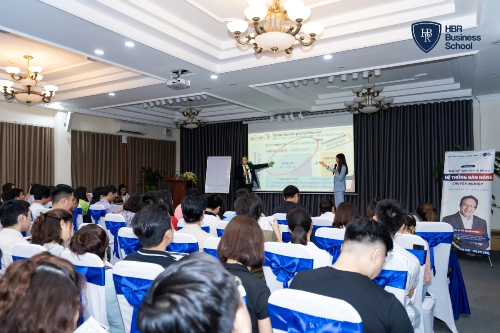 Khóa học CEO tại Hà Nội, HCM - Kỹ năng kèm cặp và huấn luyện nhân viên HN